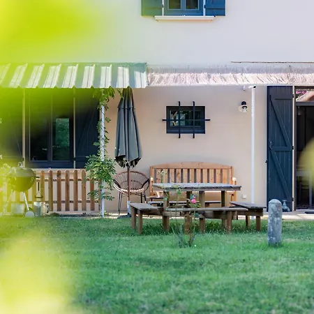 La Maison D'a Cote بيت ضيافة مونت دي مارسان